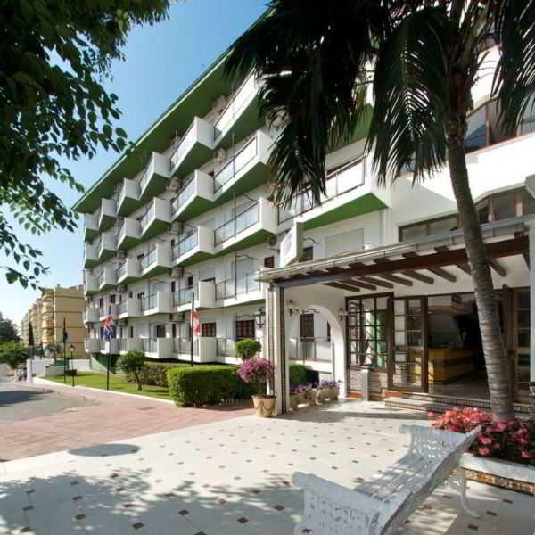 Kross Goya Benalmádena Εξωτερικό φωτογραφία